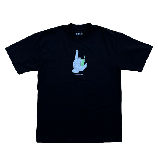 APPLE FINGER TEE (BLACK)